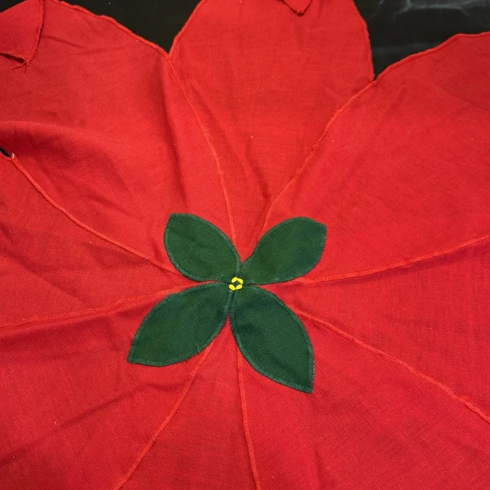 Vintage Christmas Table Cloth‎ /Scarf. Measures 36 